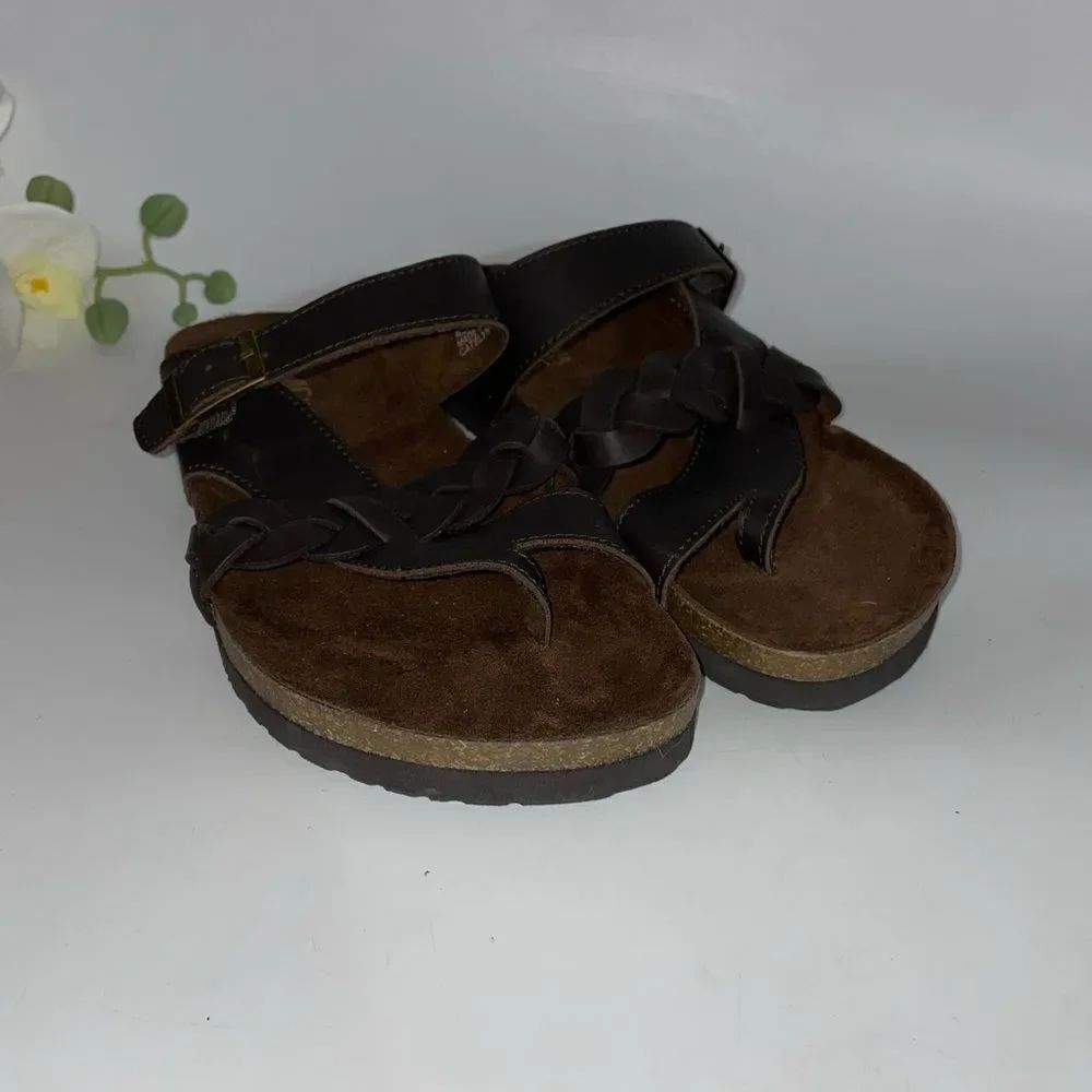 New Cliff by White Mountain Brown Sandals